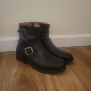 Frye Vicky 6 Boots, Black, 8W